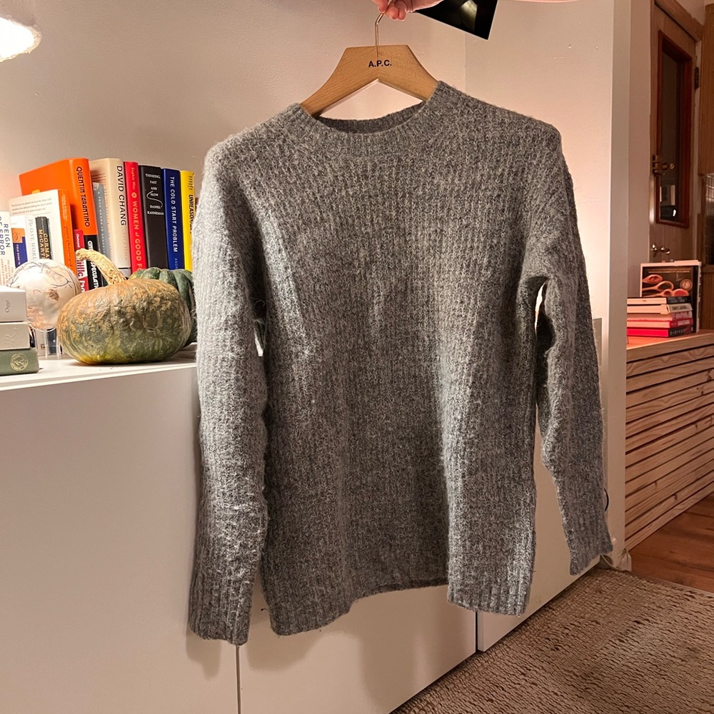 Aritzia Babaton Sweater
